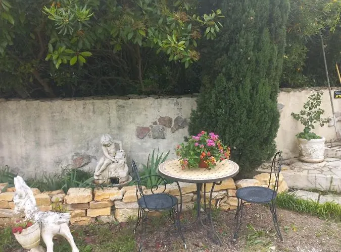 Le Clos Des Lauriers Apartment *